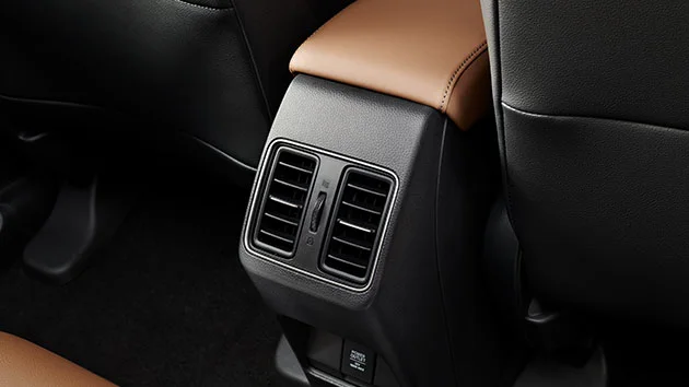 ホンダ WR-V 後席用のエアコン吹き出し口。