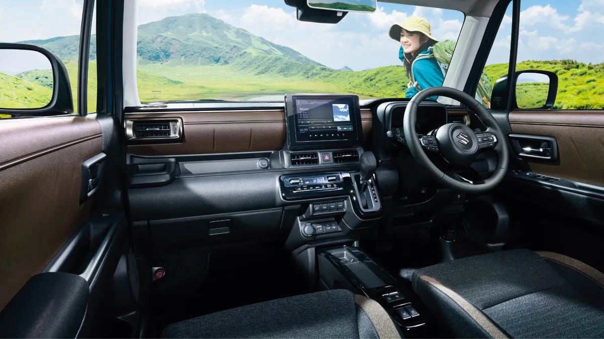 スズキ クロスビー クロスビー HYBRID MZの運転席まわり。